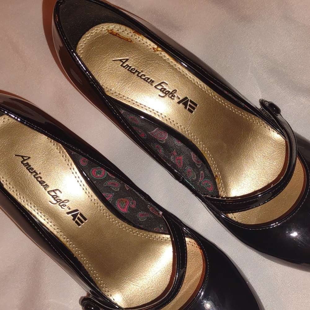 𝅺American Eagle Black Closed Toe High Heels - Picture 7 of 8